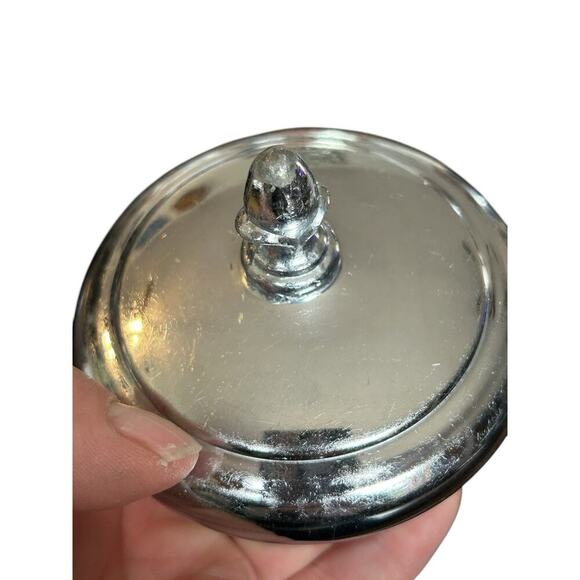 1930's Foreman Brothers Chrome Cocktail Shaker with Recipes On The Bottom - Picture 12 of 12